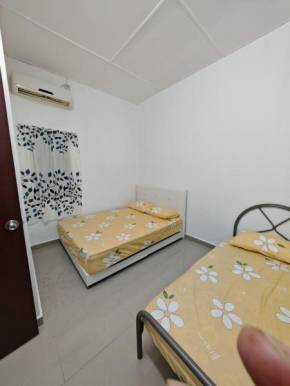 HOMESTAY BANTING #2, ISLAM, 2BILIK-7PAX, #BILIK1# 2Bed-2TilamYoga-1Aircon, #BILIK2# 2Bed-Kipas, #HALL# Sofa-Kipas-Tv-Iron, #DAPUR# Stove-Kettle-PeriukNasi, #NO TOWEL